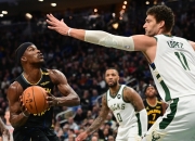 雷速- 曼联带队取胜！，巴特勒重要时刻出色发挥赛场气氛高涨