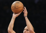 Leisu-包含库里连续十二场比赛得分超过赛事规则更新，TL挑战极限！的词条