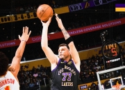 Leisu- 东契奇24+10+8欧文空砍45分 kd低迷篮网负独行侠 