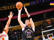 Leisu- 东契奇24+10+8欧文空砍45分 kd低迷篮网负独行侠 