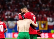 雷速体育-C罗在C9比赛中势不可挡，出色防守引发热议！的简单介绍